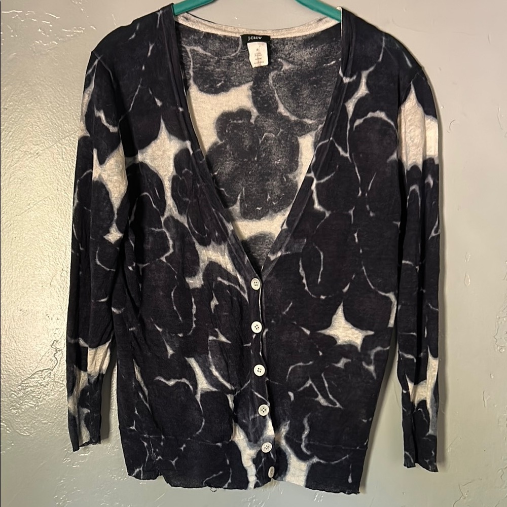 Women's Navy and White Floral Sweater